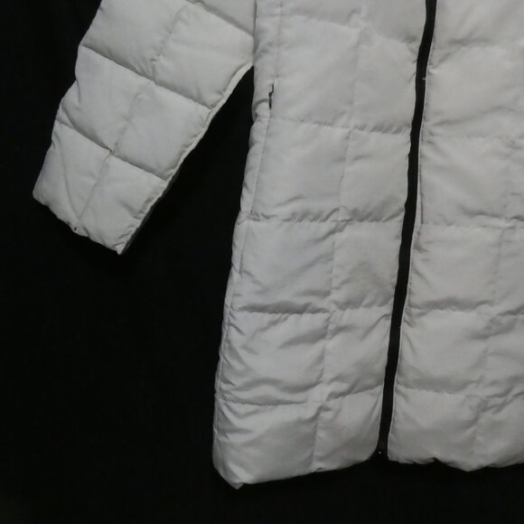 Liz Claiborne | medium | Reversible Black - White Quilted Puffer Coat - Picture 6 of 16